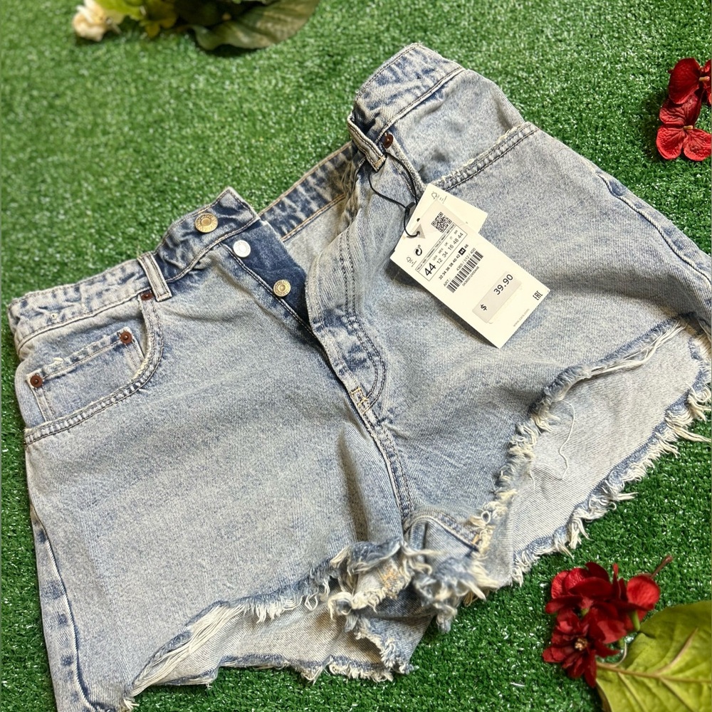 Zara Jean Denim Shorts with Buttons - Size 12 (No Stretch)
